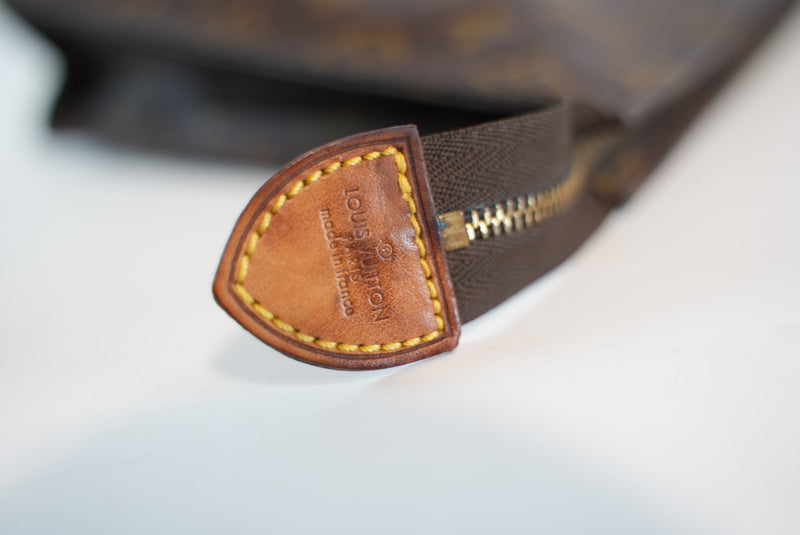 Louis Vuitton Monogram Toiletry Pouch 26 Used