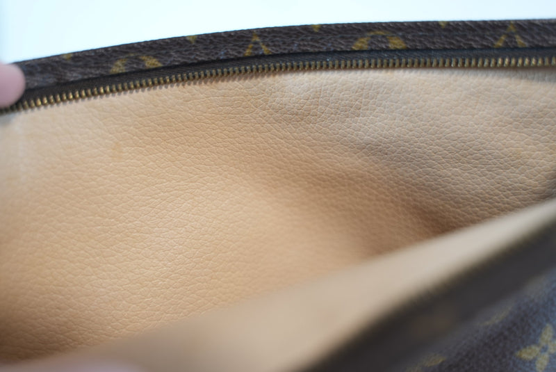 Louis Vuitton Monogram Toiletry Pouch 26 Used