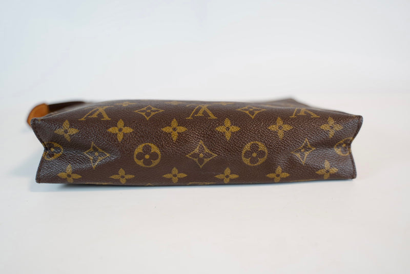 Louis Vuitton Monogram Toiletry Pouch 26 Used