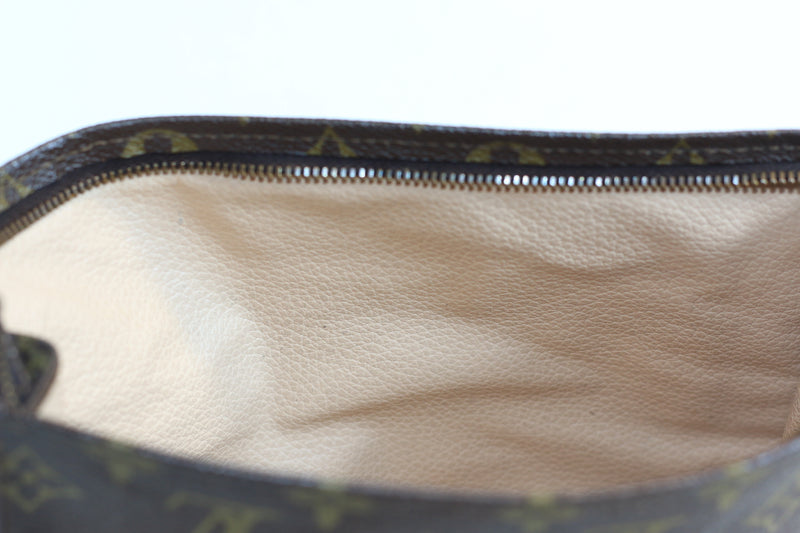 Louis Vuitton Monogram Toiletry Pouch 26 Used