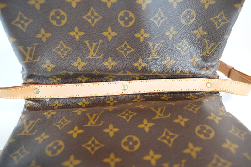 Louis Vuitton Monogram Saumur 30 Crossbody Used