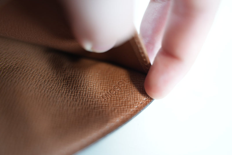 Louis Vuitton Monogram Bi-fold Wallet Used