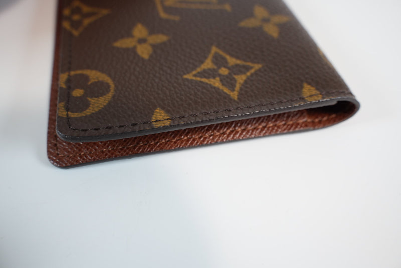 Louis Vuitton Monogram Card/Pass Case Used