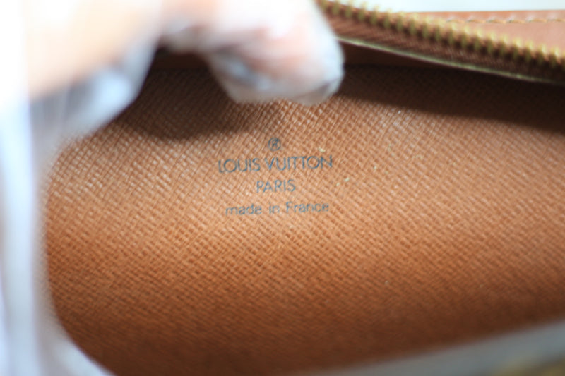 Louis Vuitton Monogram Pochette Homme