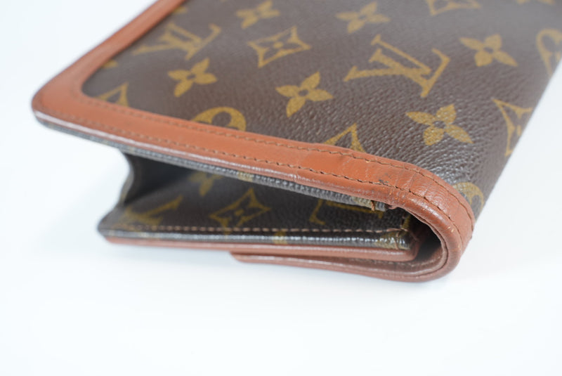 Louis Vuitton Monogram Pochette Dam Clutch