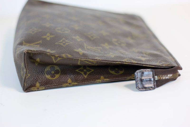 Louis Vuitton Monogram Toiletry Pouch 26 Used