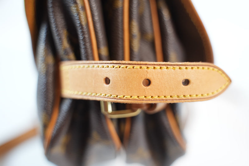 Louis Vuitton Monogram Saumur 30 Used