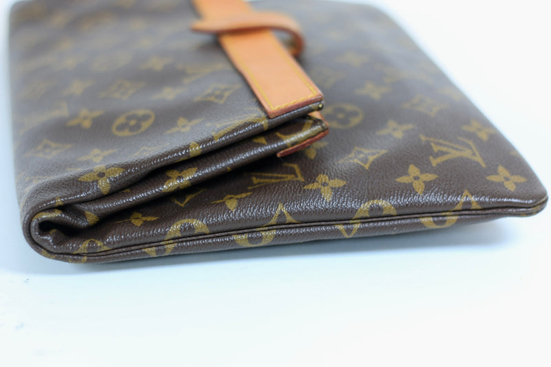 Louis Vuitton Pochette Pliante Clutch Used