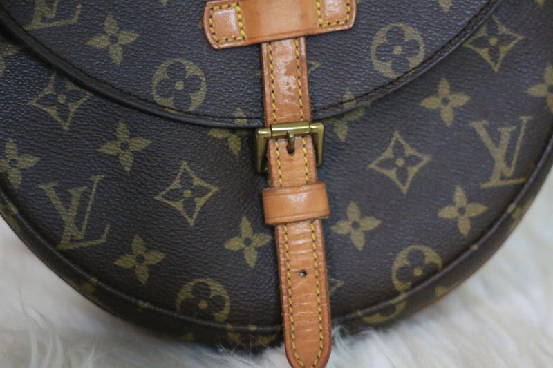 Louis Vuitton Chantilly GM (inside pocket is cracking) $525