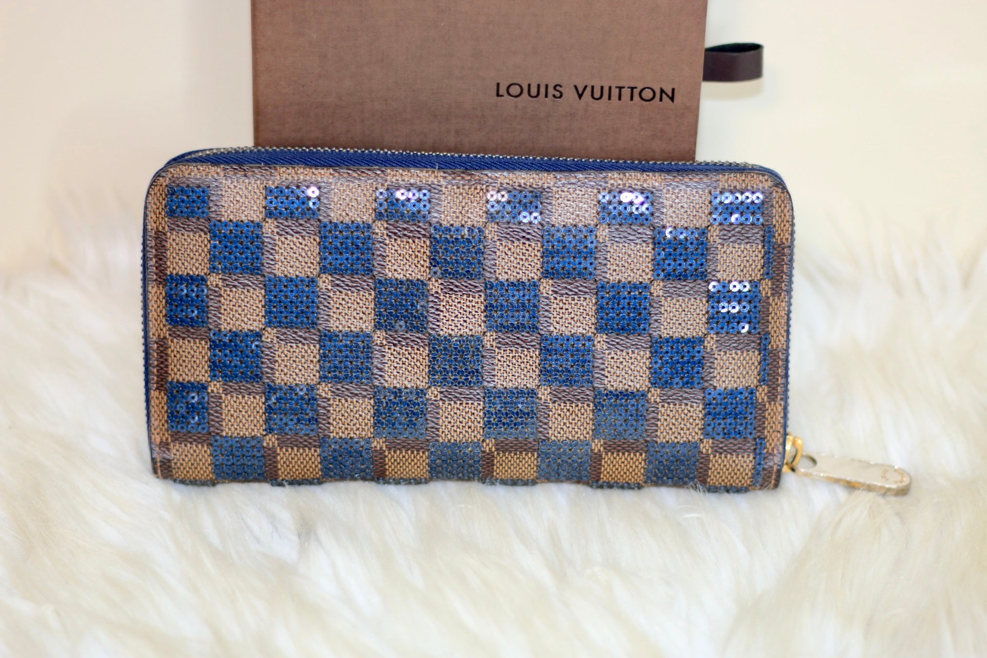 Louis Vuitton Damier Ebene Pattern Zippy Wallet