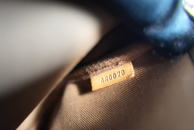 Louis Vuitton Monogram Pochette Accessoires Used
