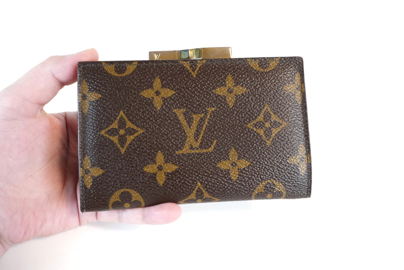 Louis Vuitton Monogram Kisslock Coin Purse Used