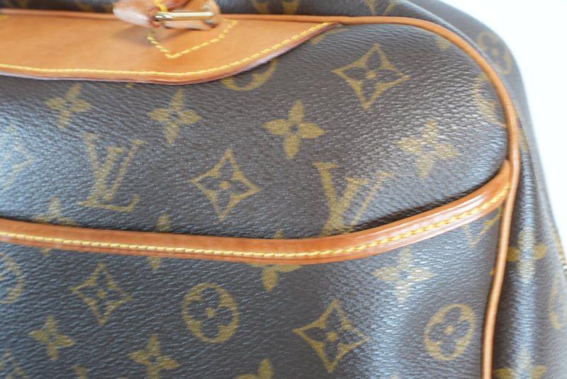 Louis Vuitton Monogram Deauville Handbag Used