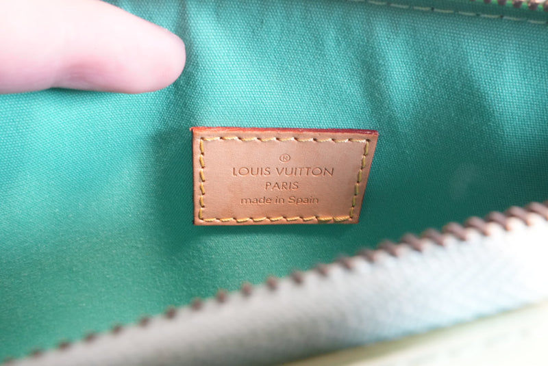 Louis Vuitton Monogram Vernis Mallory Square Peppermint Green Used